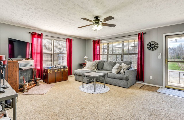 Furnished Deck & Fire Pit: Greeneville Home!