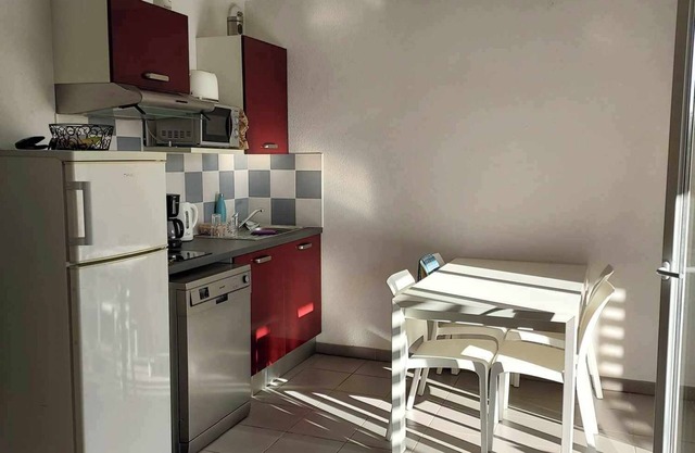 Furnished rental : Bright and air-conditioned 6/8-bed apartment.