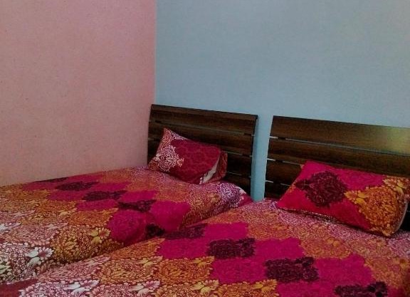 Furnished Rooms