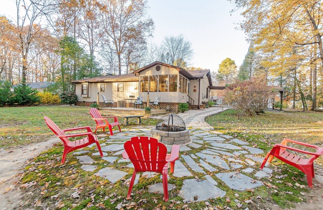 Furniture Market Special - Adventure Lodge-Gameroom, Fire Ring, NC ZOO