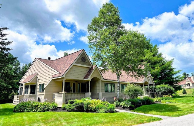 FV3 F3 Well appointed Townhome a short walk to the Mount Washington Hotel