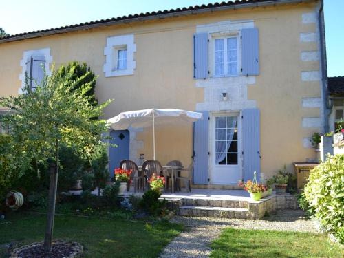 Gîte bucolique en bord de Charente avec jardin et WIFI - FR-1-653-189
