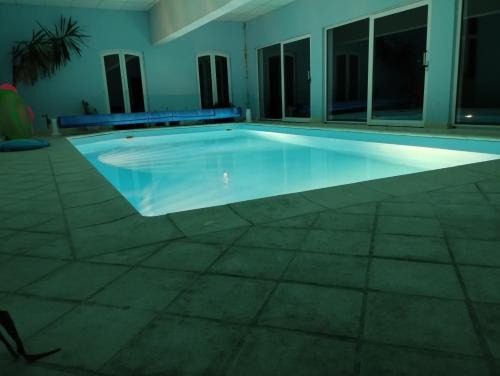 Gîte "fils et cotons" Piscine Intérieure chauffée à l'année et sauna privé