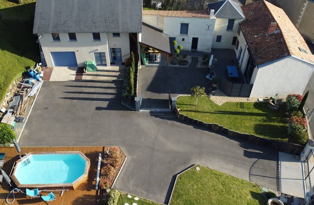 Gîte Ruelle aux Vaches - Appt avec piscine partagée