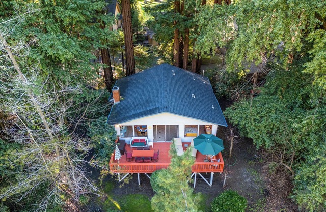 G's River View!On River Near, Golf Course! Enchanting & Fun and NEW Cabin!