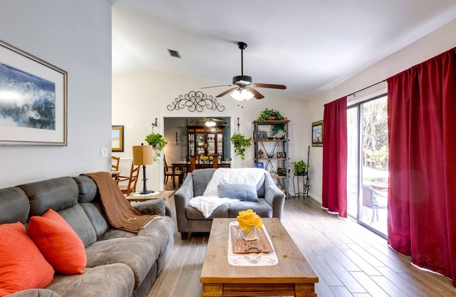 Gainesville Vacation Rental w/ Patio & Grill