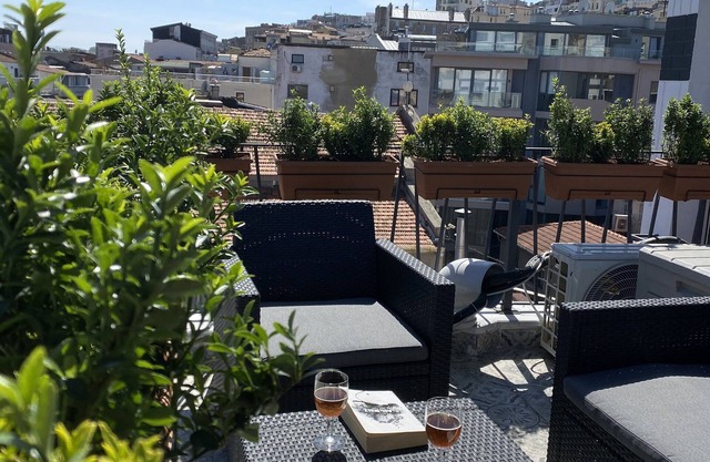 Galata VAV Suites