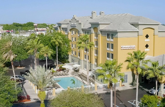 Galleria Palms Hotel