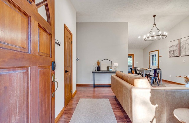 Game Room, Hot Tub & Outdoor Oasis