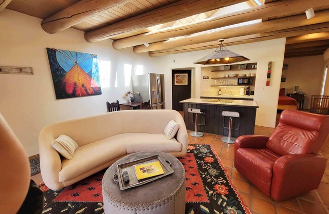 Garcia Steet Casita in the Historic District!
