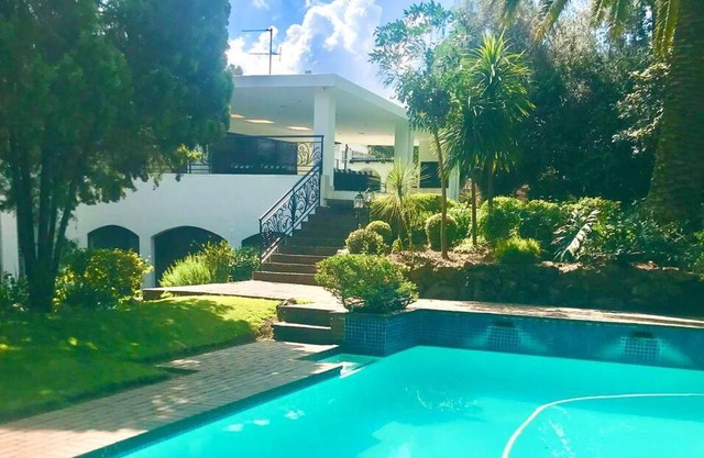 Garden of Eden Mansion - Entertainment Haven
