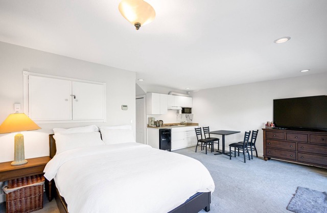 Garden Suite near Jericho Beach