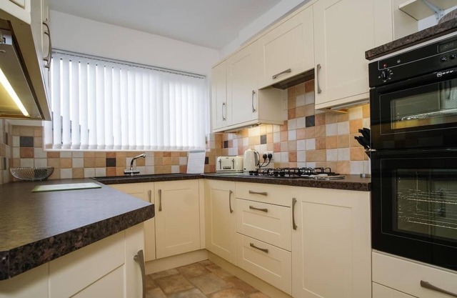 Garden View - Luxury Self Catering. NEC/Airport