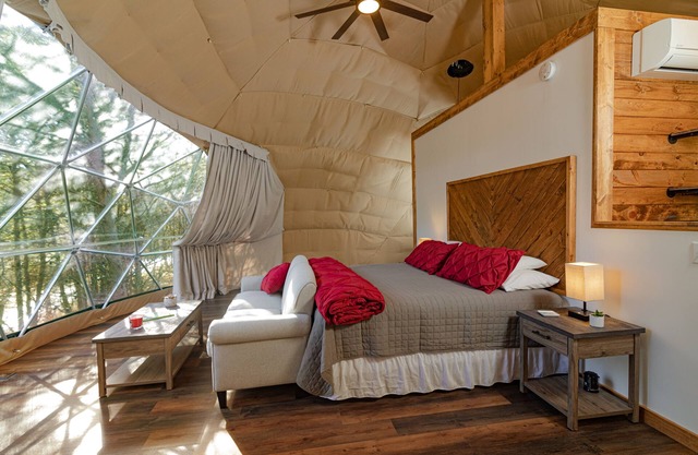 Garnet Geodome by Inn & Spa at Cedar Falls