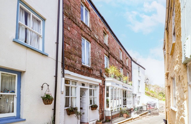 GARRETTS, pet friendly, with open fire in Kingsand And Cawsand