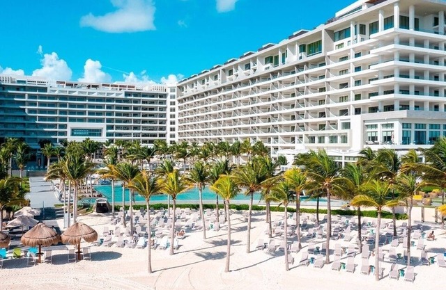 Garza Blanca Resort and Spa 2 Bedroom Oceanfront! Christmas week 12/23-12/30