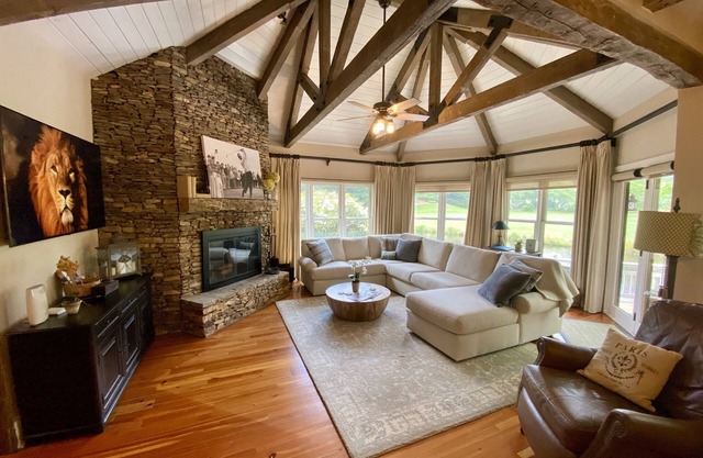 Gated Highlands home w/Lake & Golf View and new Hot Tub