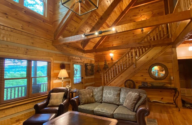 Gated Luxury Mtn. Cabin @ Smoky Mountain Retreat (Waynesville & Maggie Valley)