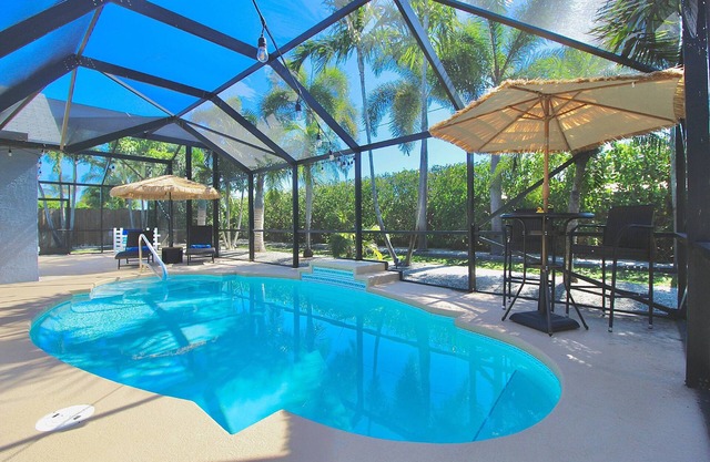 Gem of Port St. Lucie; Private Heated Saltwater Pool.