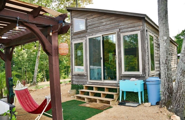 Gemini a Dreamy waterfront cabin on the bluffs