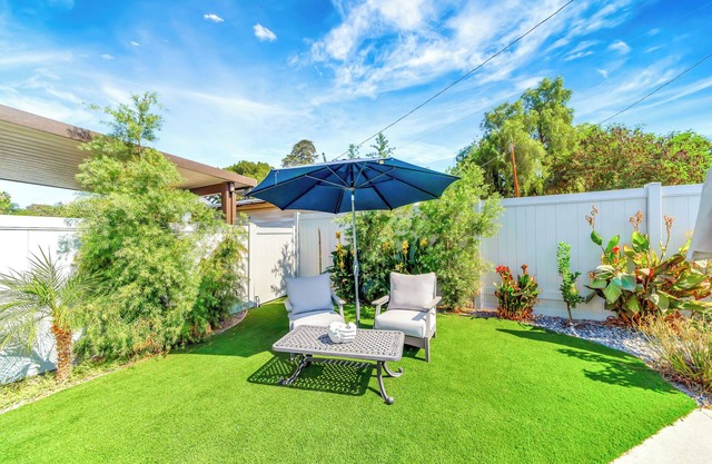 Generous 2 King-Suites W/Backyard & Barbecue!
