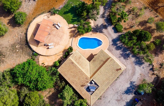 GENET Rural Finca for 6 with pool in Buger