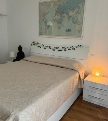 Genoa Waterfront Room