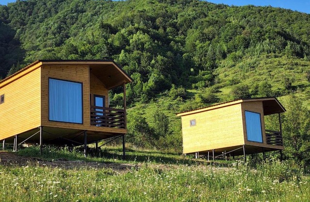 Georgian exotic cottages