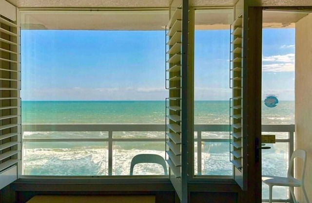 Georgian Inn Beach Club