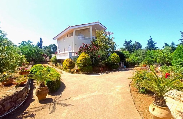 Geralis Lodge