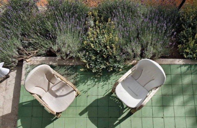 Gesamtes Haus mit Swimmingpool & Tennisplatz