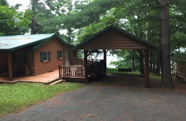 Get away from it all and relax on the lake!