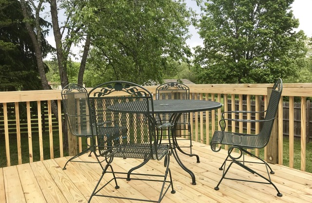 Get Outdoors! Cozy home - close to great trails, kayaking and downtown dining