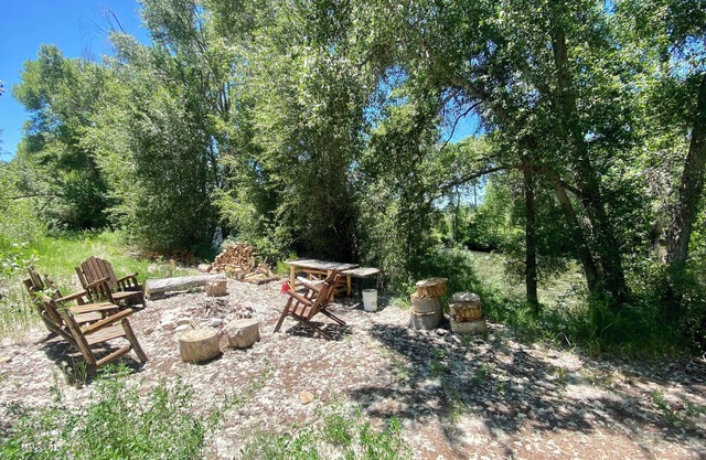 Getaway in the Gunnison Valley @ 10 X Ranch Home, Ski CB &/or Monarch!