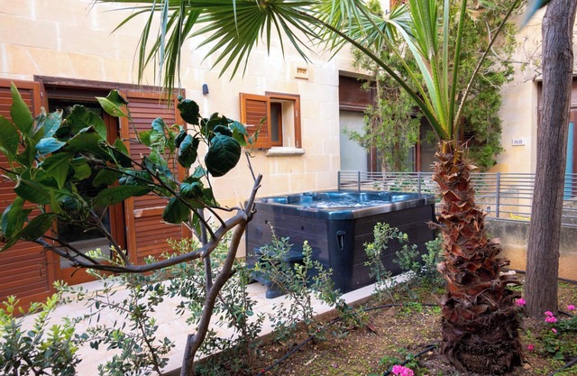 GetawayNpetto Holiday Home