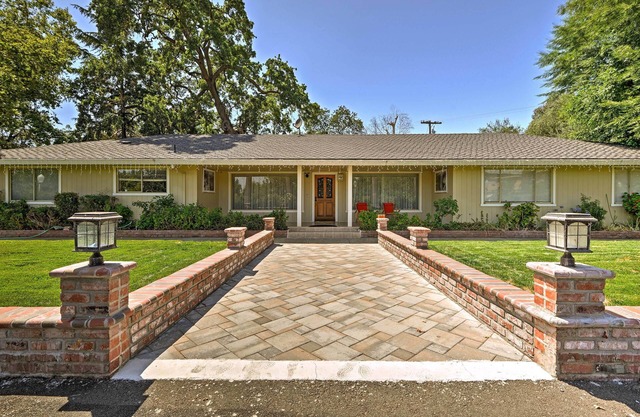 Gilroy Home w/Deck on 20 Acres, 7 Mi to Downtown!