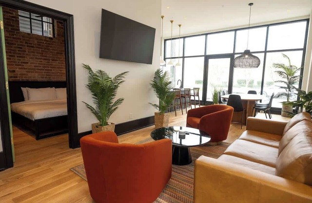 Gisele Hotel; 4 Bedroom Suites
