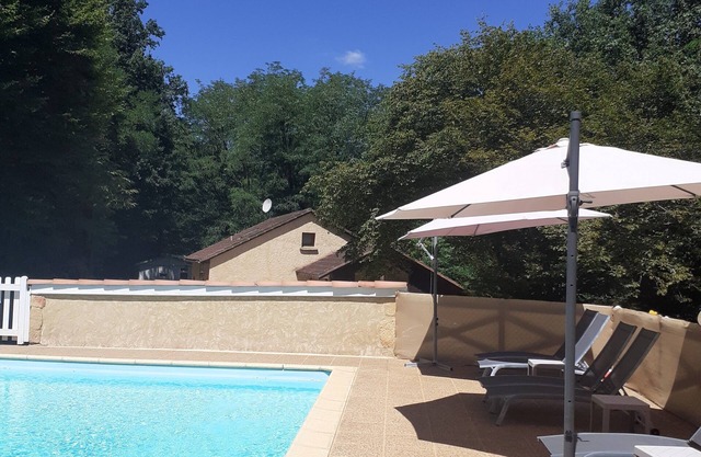 GITE LE BANANIER - 2 STARS - HEATED SWIMMING POOL IN SARLAT