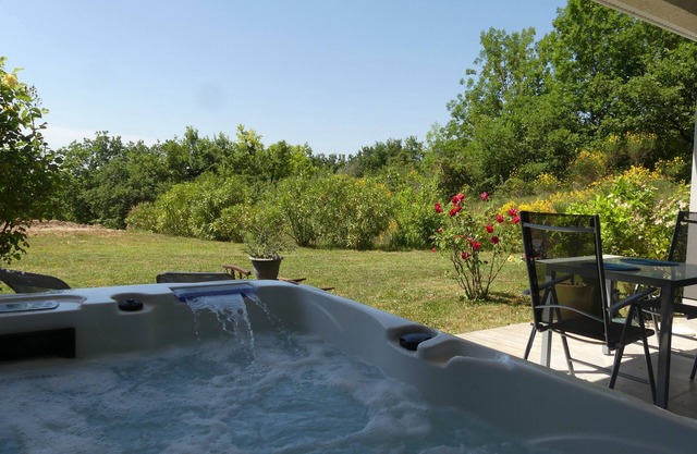 Gite Puech Evasion - Comfort, Relaxation, Spa and Sauna 10 km from Albi