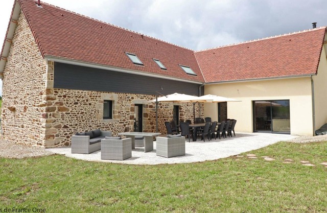 Gite Rives-d'Andaine, 6 bedrooms, 14 persons