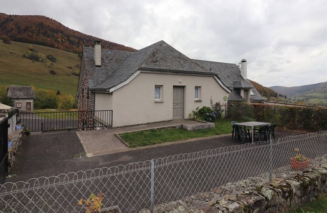 Gite Saint-Paul-de-Salers, 2 bedrooms, 4 persons
