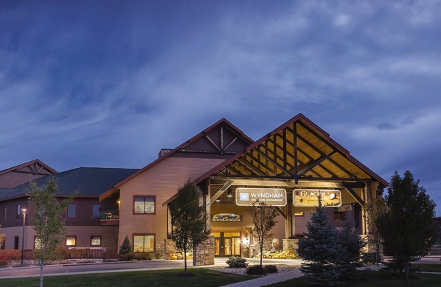 Glacier Canyon Resort With Free access to WaterParks and other Amenities