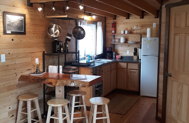 Glacier National Park cabin! Our basecamp to explore GNP, just 6 minutes away!