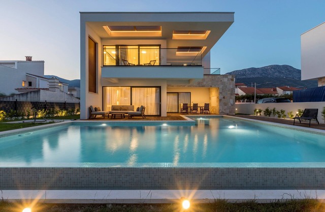 Glamorous Kastela Villa | 4 Bedrooms | Villa Seafront Paradise | Private Pool.