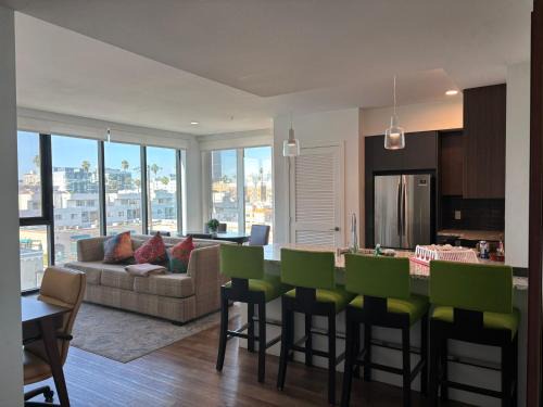 Glamorous KTown Boutique Residences with Rooftop view