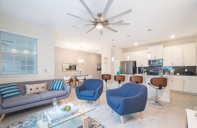 Glamorous Townhouse 4Bed/3Bath/Pool/5Min Disney