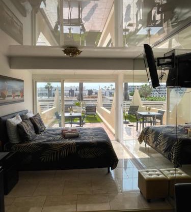 glamour golden suite