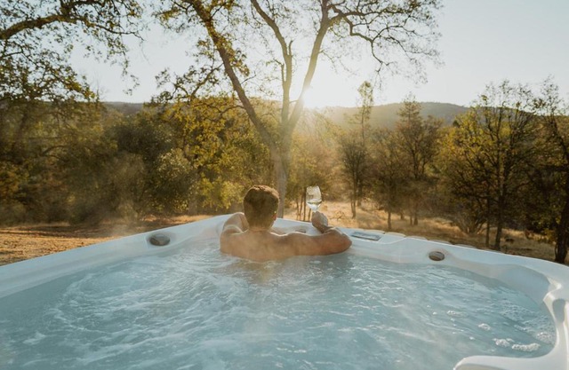 Glamour Mountain Getaway by Casa Oso with views and spa