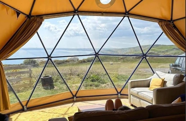 Glamping Pod - Sleeps 4 - Pets - Parking