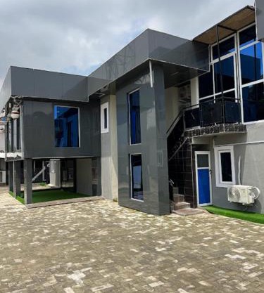 Glandov Suites